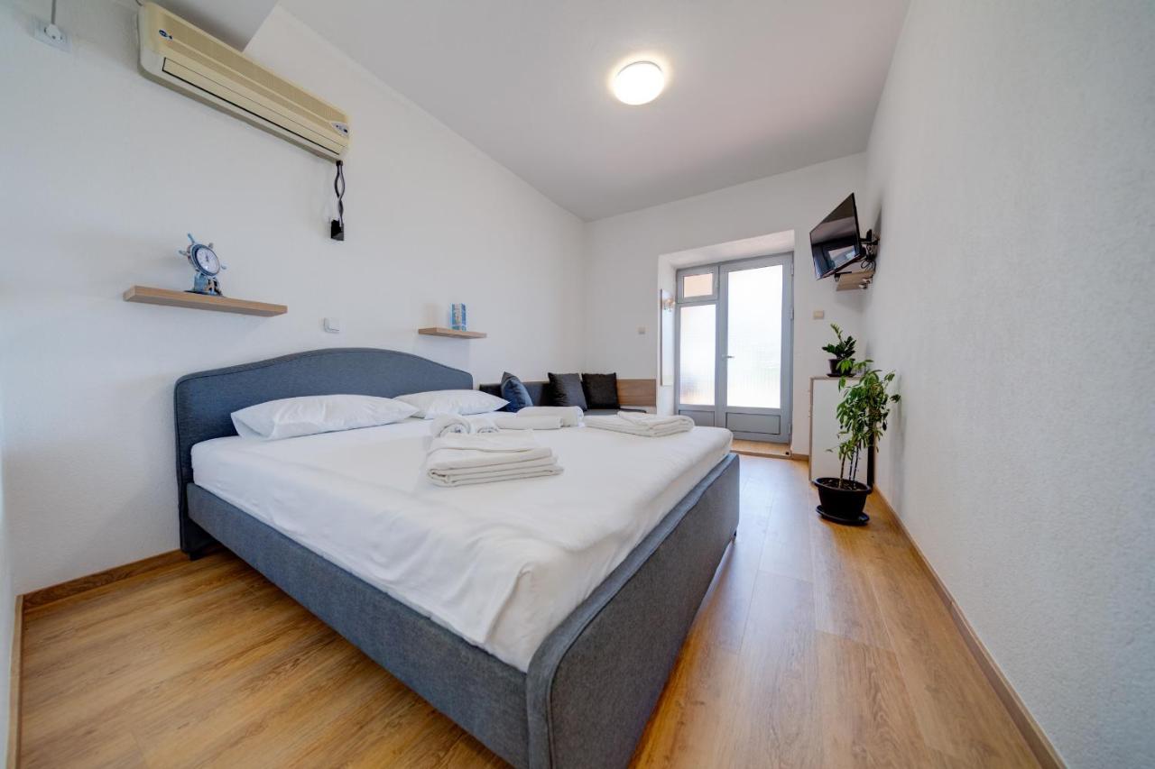 Villa Popovic Tivat Eksteriør billede