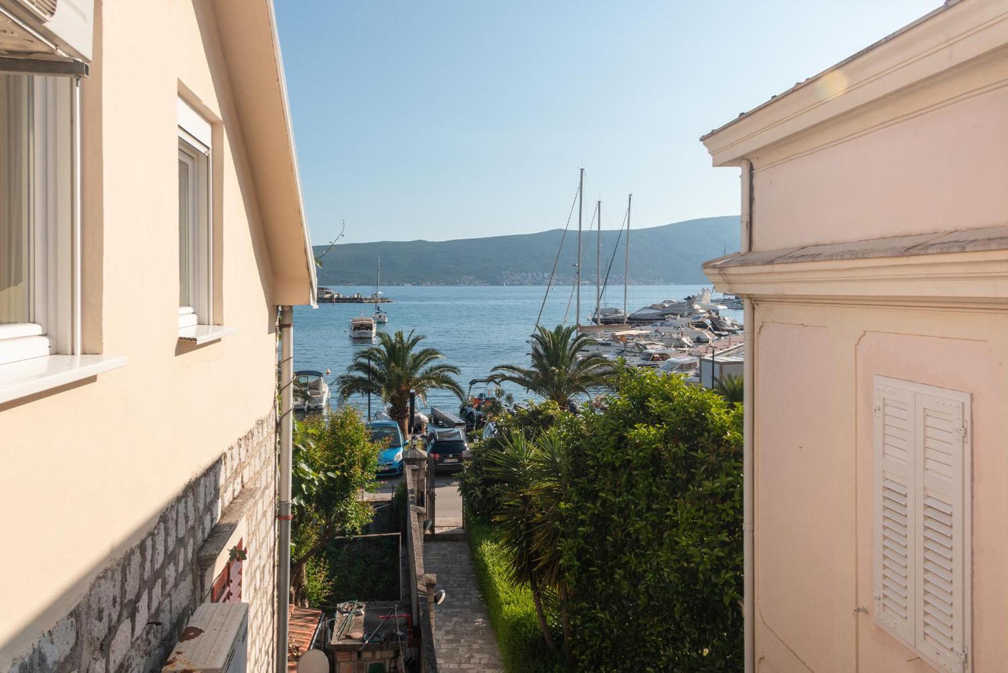 Villa Popovic Tivat Eksteriør billede